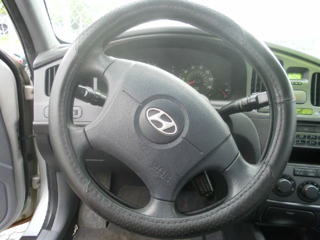 Hyundai Elantra 2004 photo 1