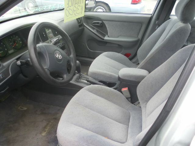 Hyundai Elantra 2004 photo 4