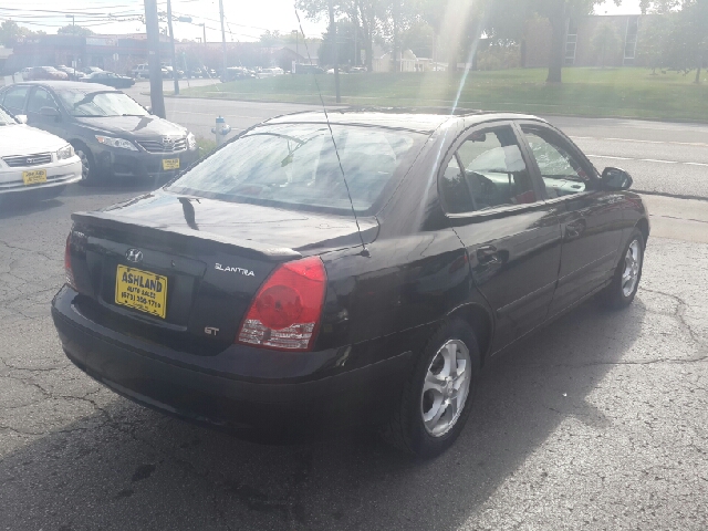 Hyundai Elantra 2004 photo 1