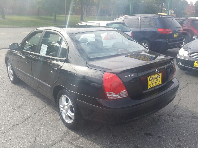 Hyundai Elantra 2004 photo 4