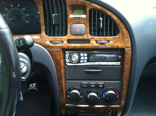 Hyundai Elantra 2004 photo 1