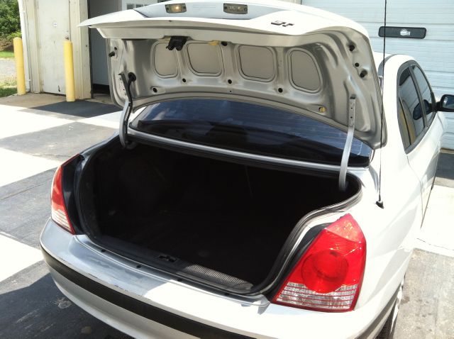 Hyundai Elantra 2004 photo 20