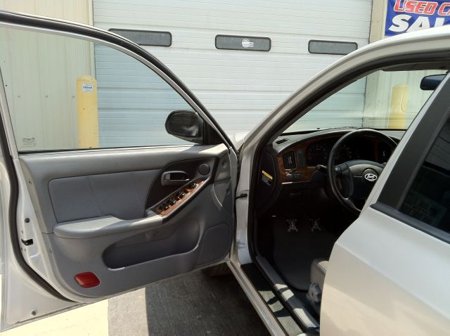 Hyundai Elantra 2004 photo 8