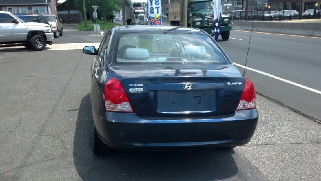 Hyundai Elantra 2005 photo 2