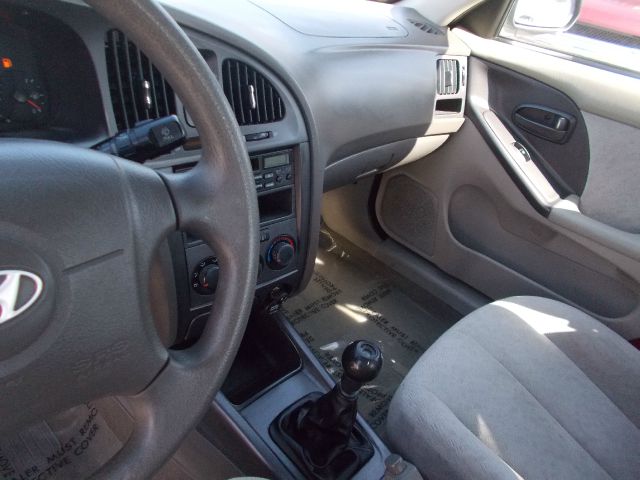Hyundai Elantra 2005 photo 6