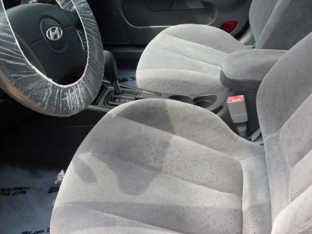 Hyundai Elantra 2005 photo 13