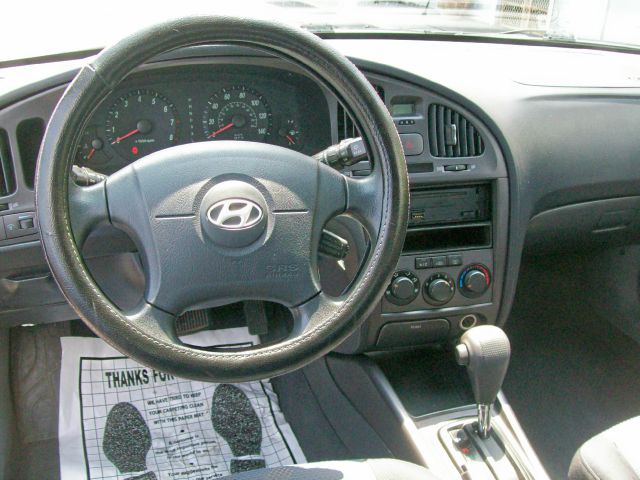 Hyundai Elantra 2005 photo 11