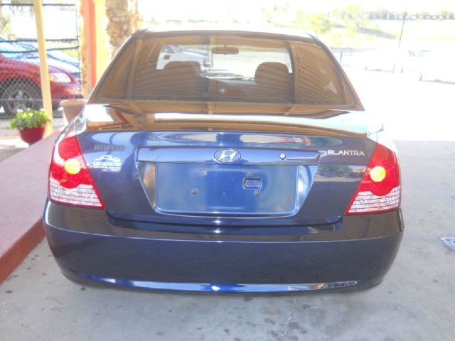 Hyundai Elantra 2005 photo 2