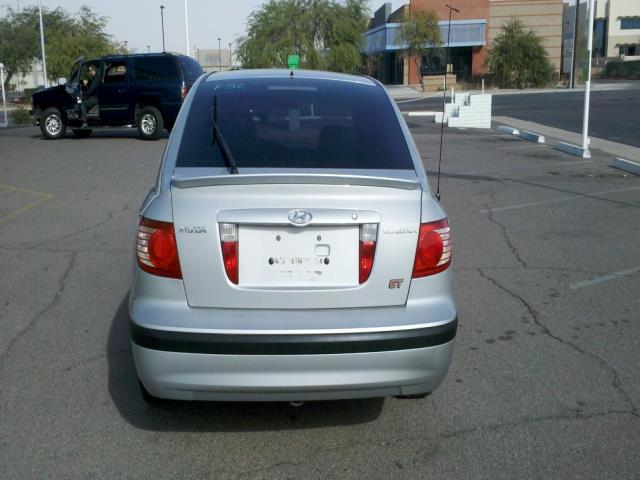 Hyundai Elantra XUV SLE 4WD Sedan