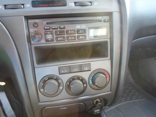 Hyundai Elantra 2005 photo 3
