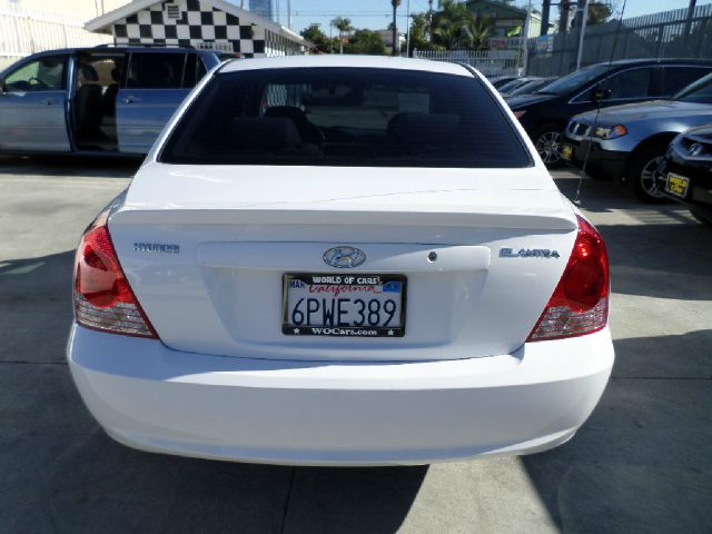 Hyundai Elantra 2005 photo 2