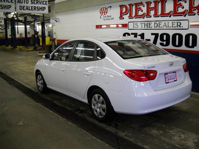 Hyundai Elantra 2008 photo 2