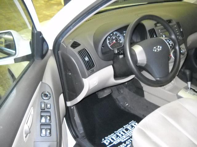 Hyundai Elantra 2008 photo 3