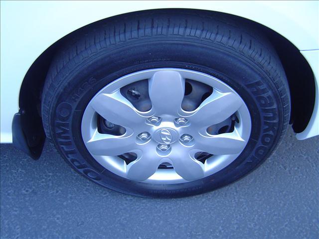 Hyundai Elantra 2008 photo 4