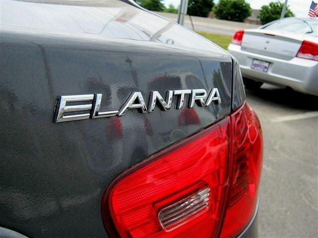 Hyundai Elantra 2008 photo 16