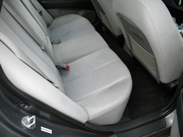 Hyundai Elantra SE Sedan