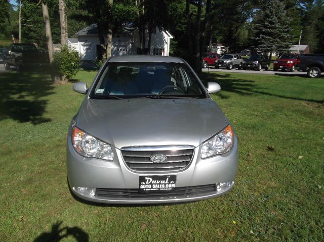 Hyundai Elantra SE Sedan