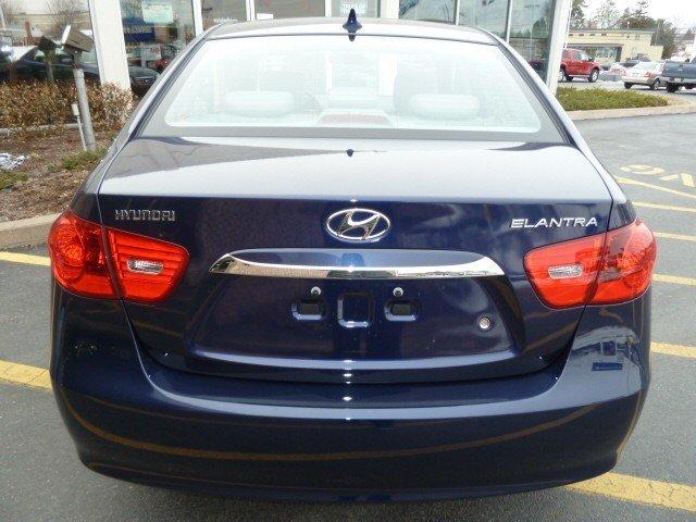 Hyundai Elantra 2010 photo 2
