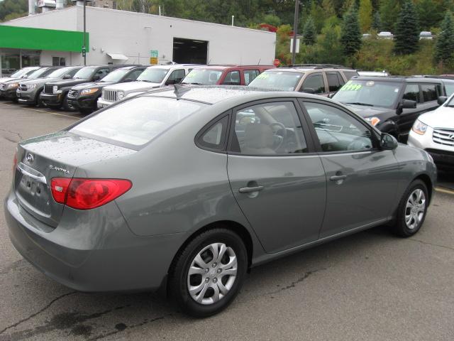 Hyundai Elantra 2010 photo 3