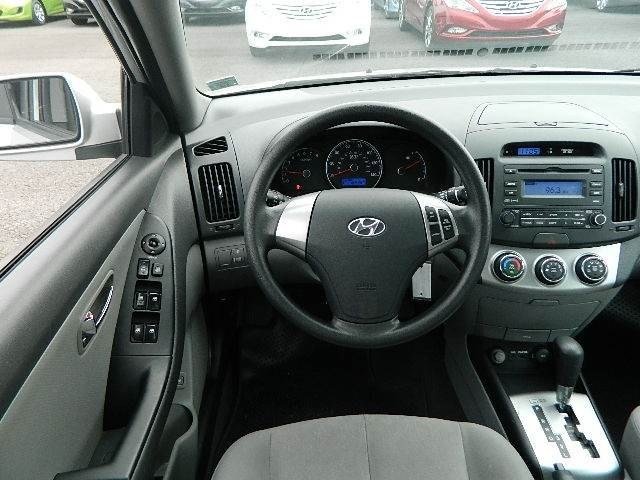 Hyundai Elantra 2010 photo 1