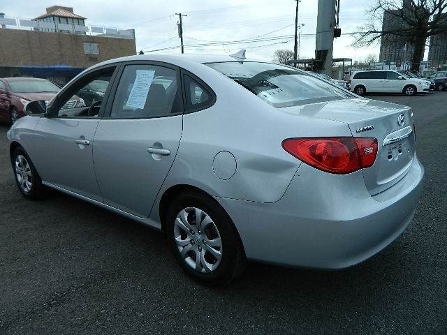 Hyundai Elantra 2010 photo 3