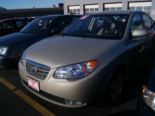 Hyundai Elantra FWD 4dr Sport Sedan