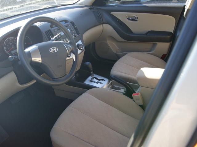 Hyundai Elantra 2010 photo 2