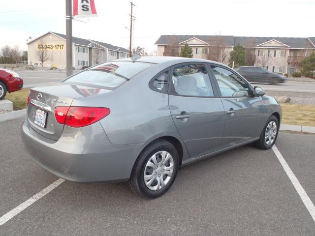 Hyundai Elantra 2010 photo 3