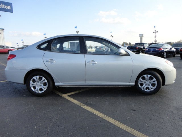 Hyundai Elantra 2010 photo 4