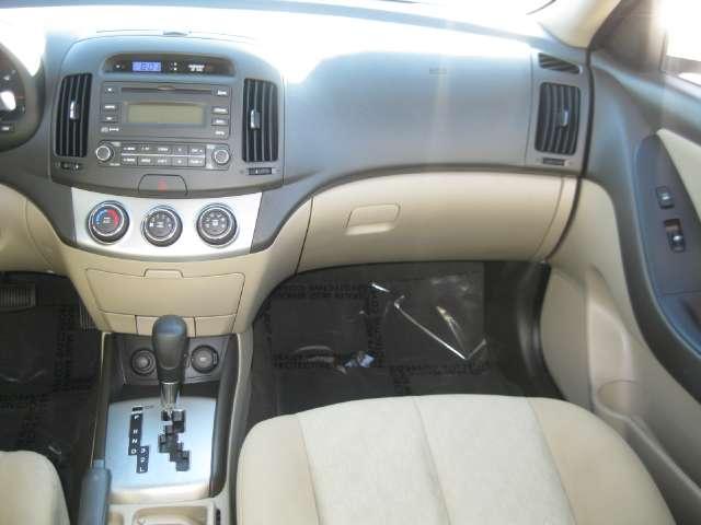 Hyundai Elantra 2010 photo 3