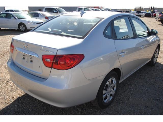 Hyundai Elantra 2010 photo 4