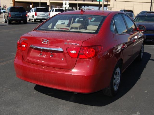 Hyundai Elantra 2010 photo 4