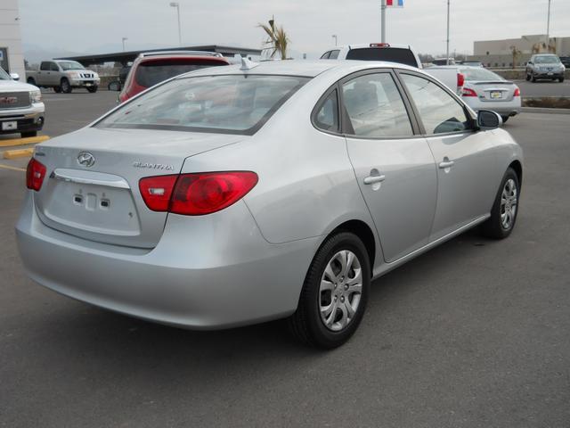 Hyundai Elantra 2010 photo 2