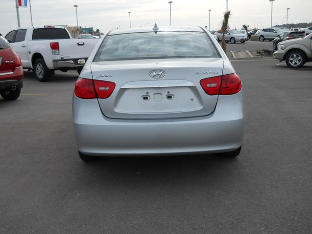 Hyundai Elantra 2010 photo 3