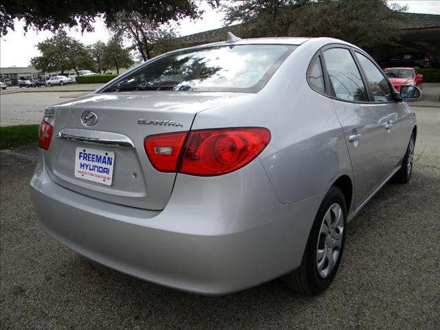 Hyundai Elantra 2010 photo 3