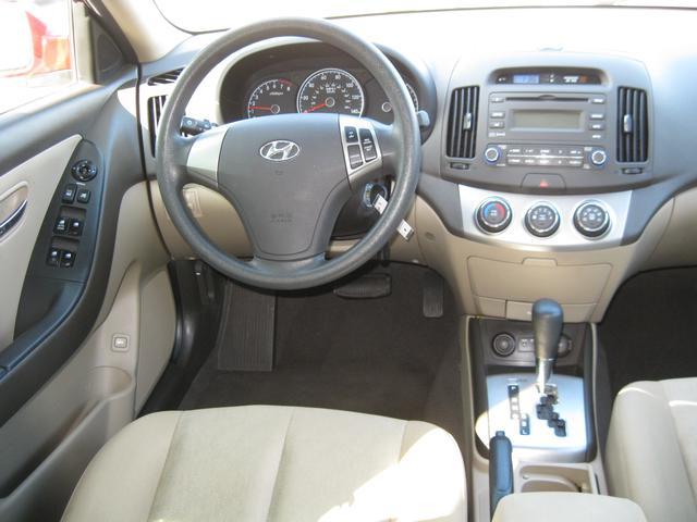 Hyundai Elantra 2010 photo 1