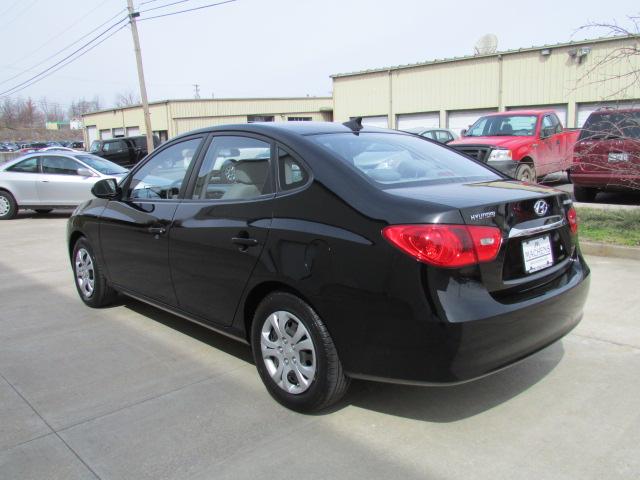 Hyundai Elantra 2010 photo 4