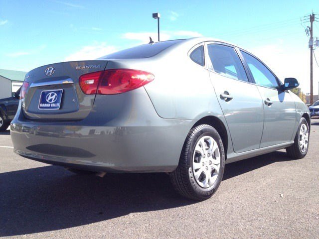 Hyundai Elantra 2010 photo 3