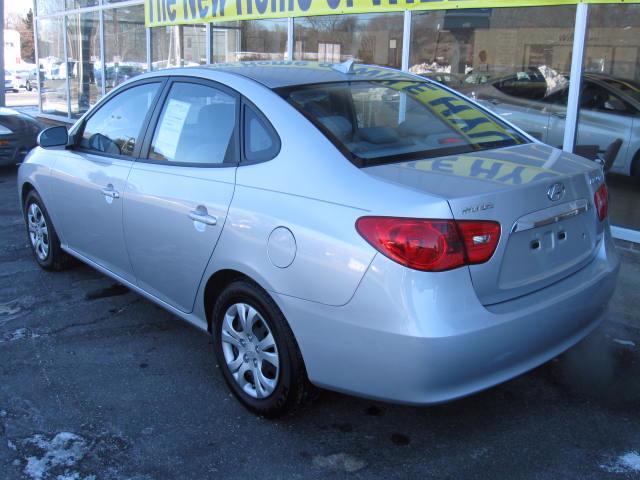 Hyundai Elantra 2010 photo 3