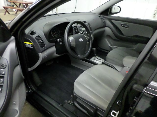 Hyundai Elantra 2010 photo 2