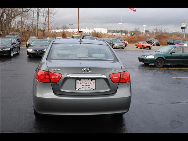 Hyundai Elantra 2010 photo 4