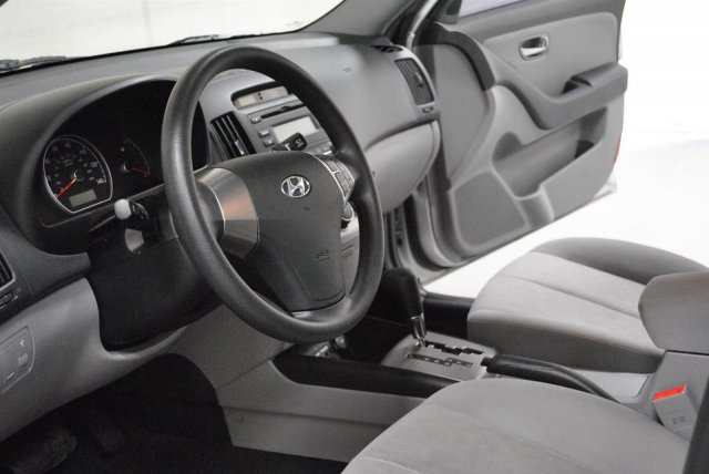 Hyundai Elantra 2010 photo 3