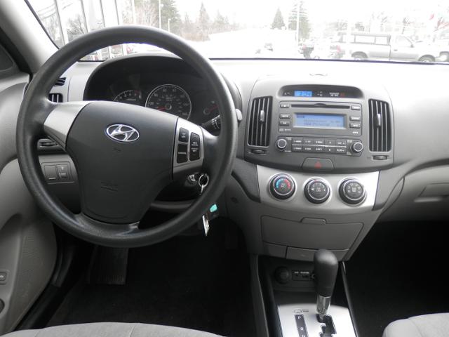 Hyundai Elantra 2010 photo 3