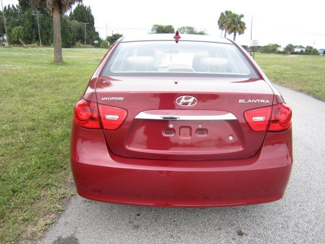 Hyundai Elantra 2010 photo 1