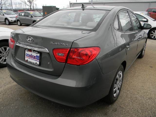 Hyundai Elantra 2010 photo 1