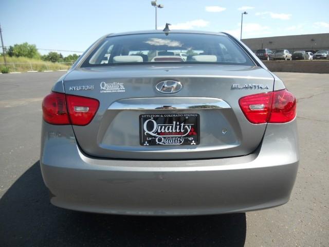 Hyundai Elantra 2010 photo 3