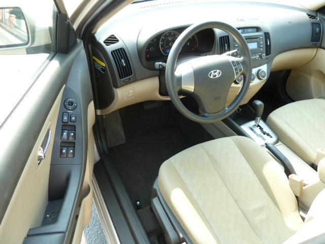 Hyundai Elantra 2010 photo 2