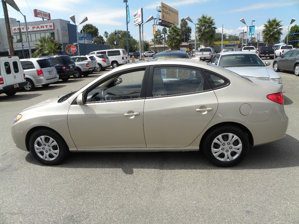 Hyundai Elantra Sport V6 4DR Other