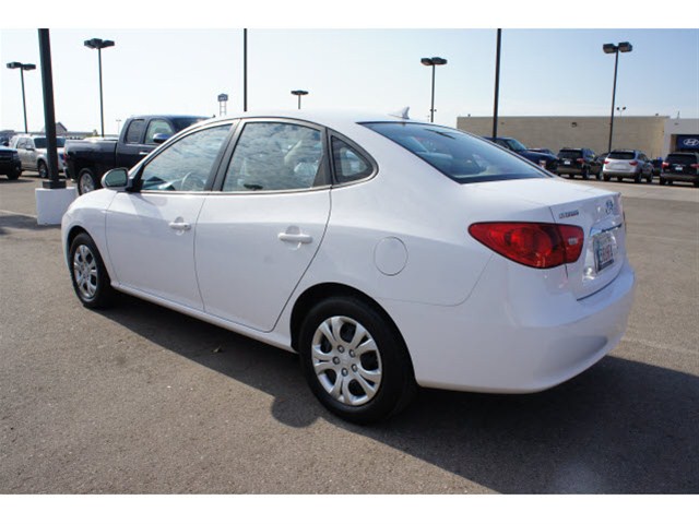 Hyundai Elantra 2010 photo 2