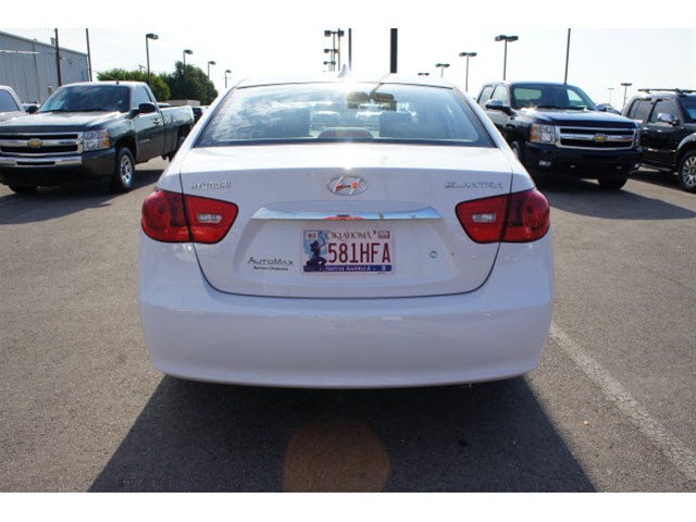 Hyundai Elantra 2010 photo 4